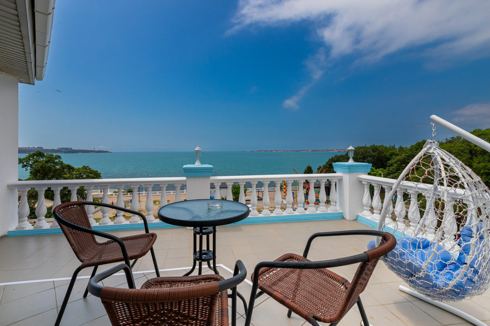 Отель Белый Дом