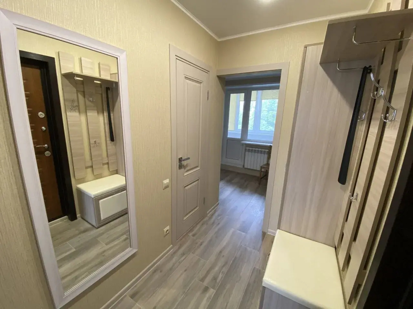 Квартира у Тихвинского монастыря