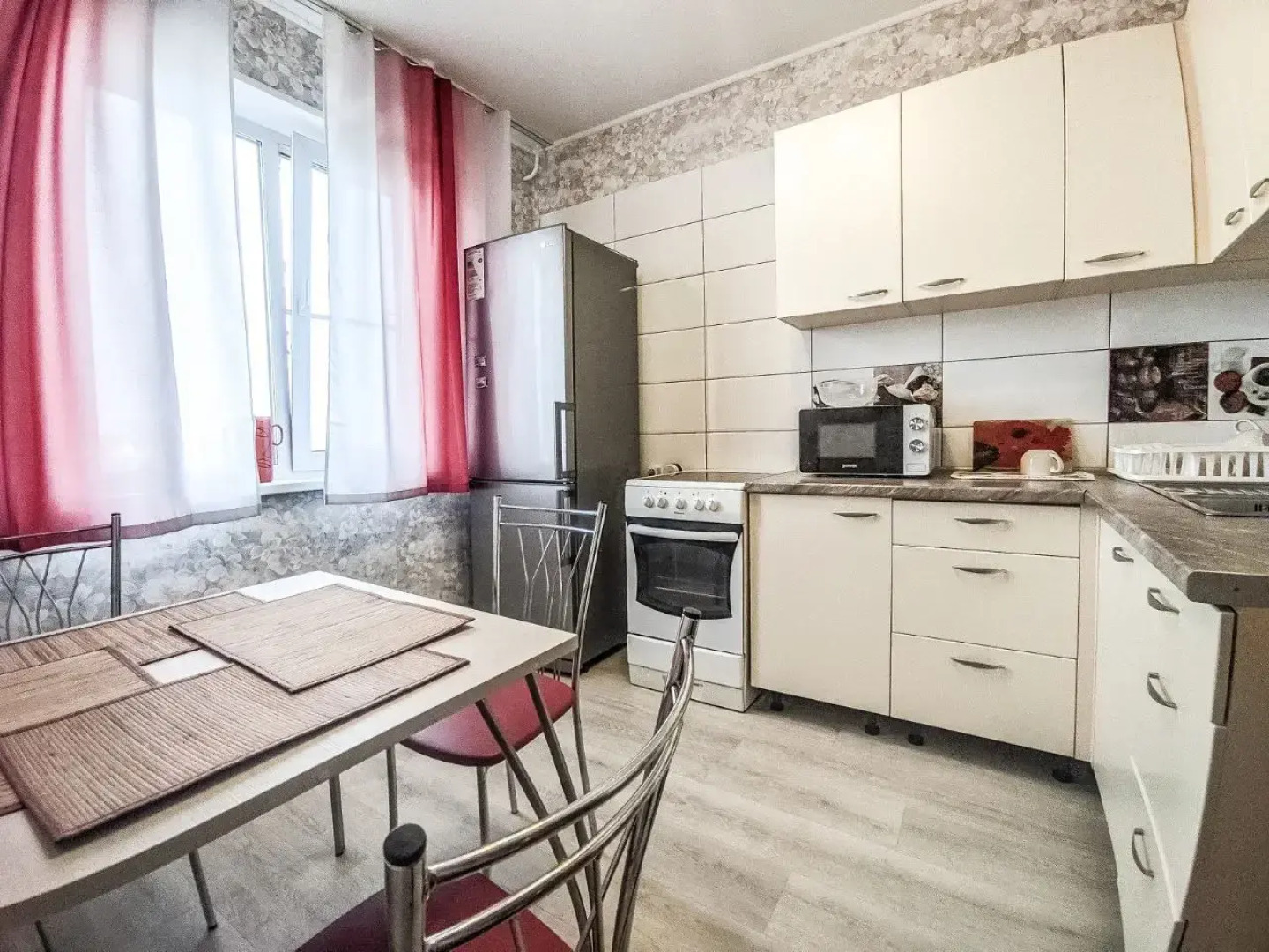 Квартира Уютная Двухкомнатная с Удобным Расположением