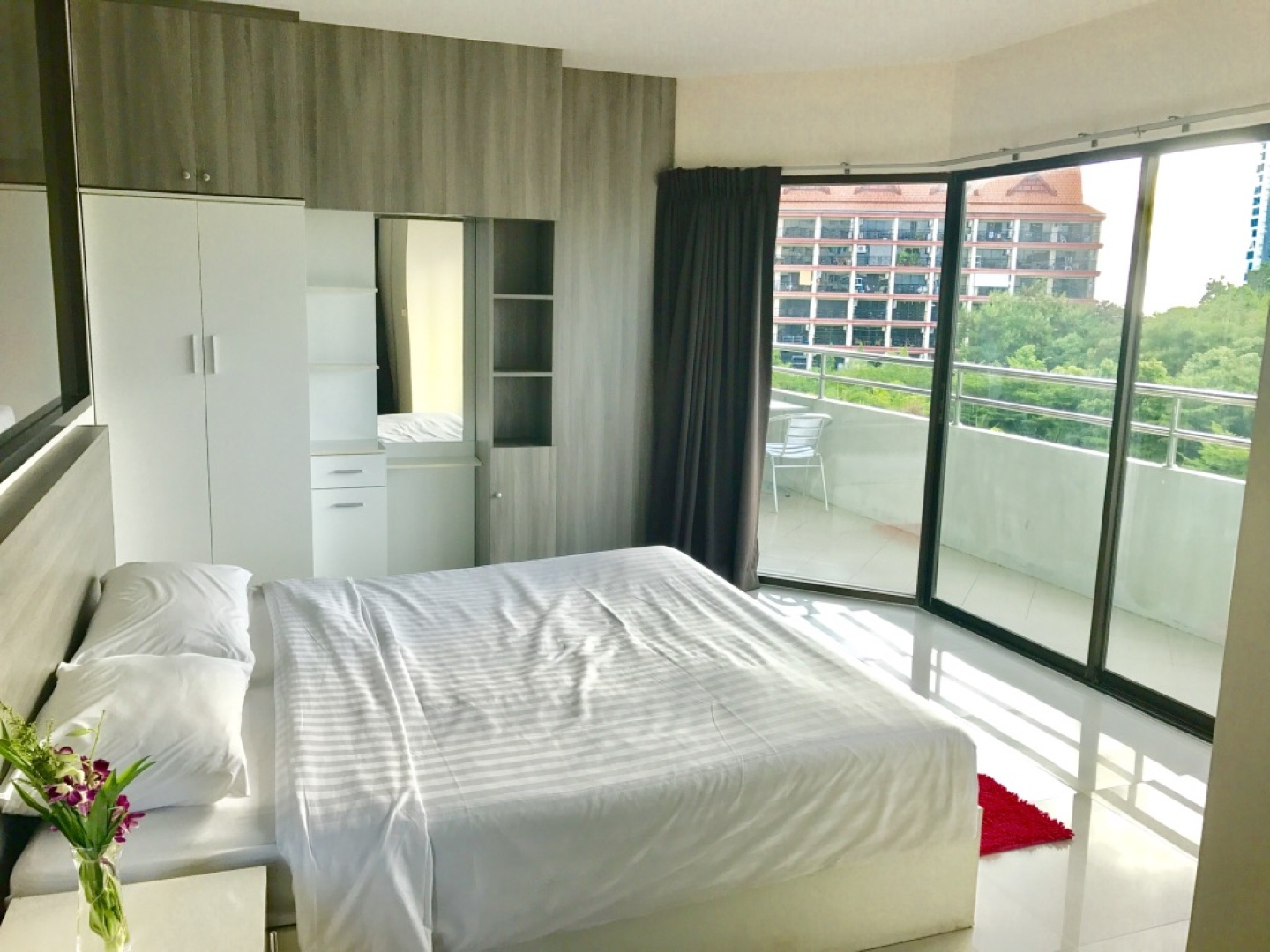 Апартаменты R-Con Wongamat