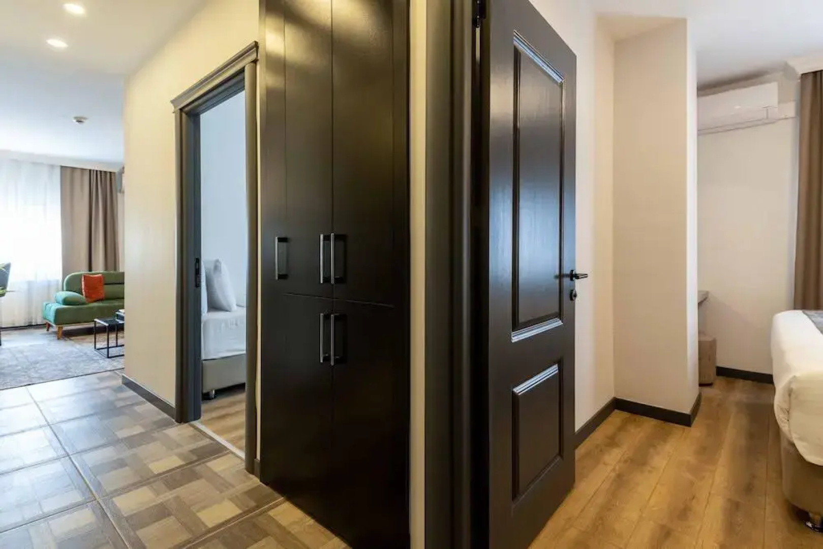 Отель BayMari Suites City Life