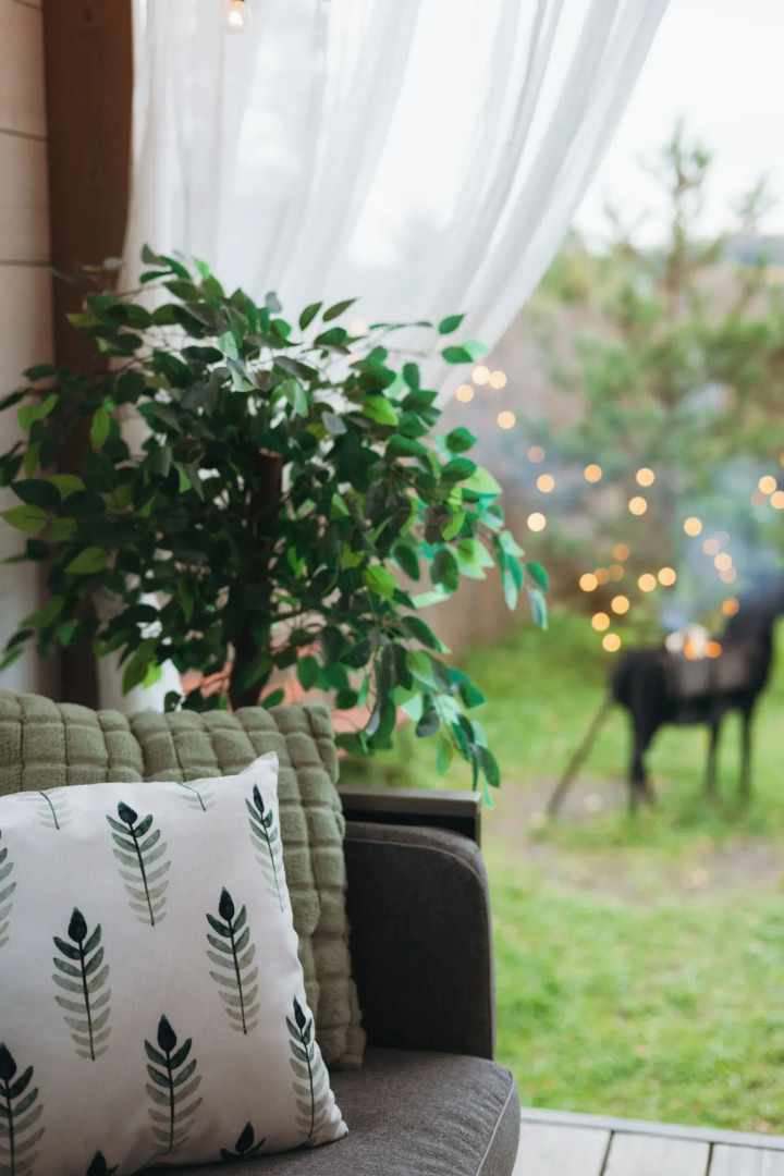 Частный дом с баней бочкой у воды и леса