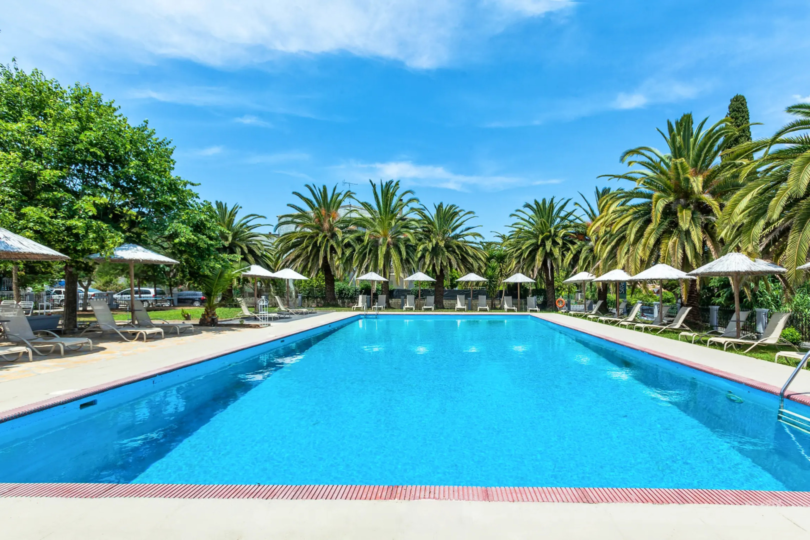 Отель Silver Bay