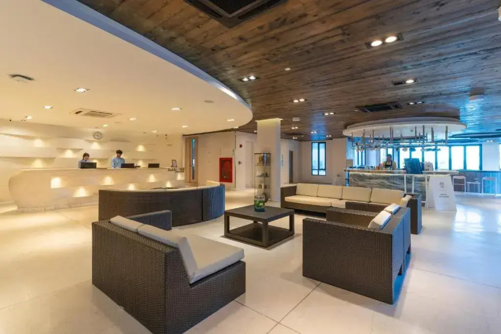 Курортный отель Golden Tulip Pattaya Beach Resort