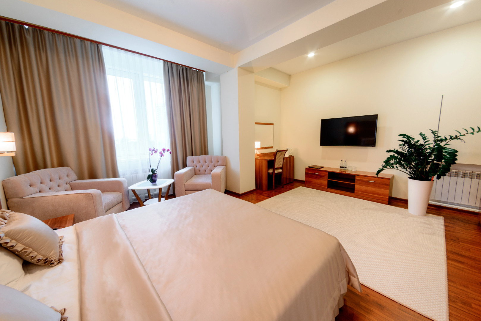 Отель Метрополис