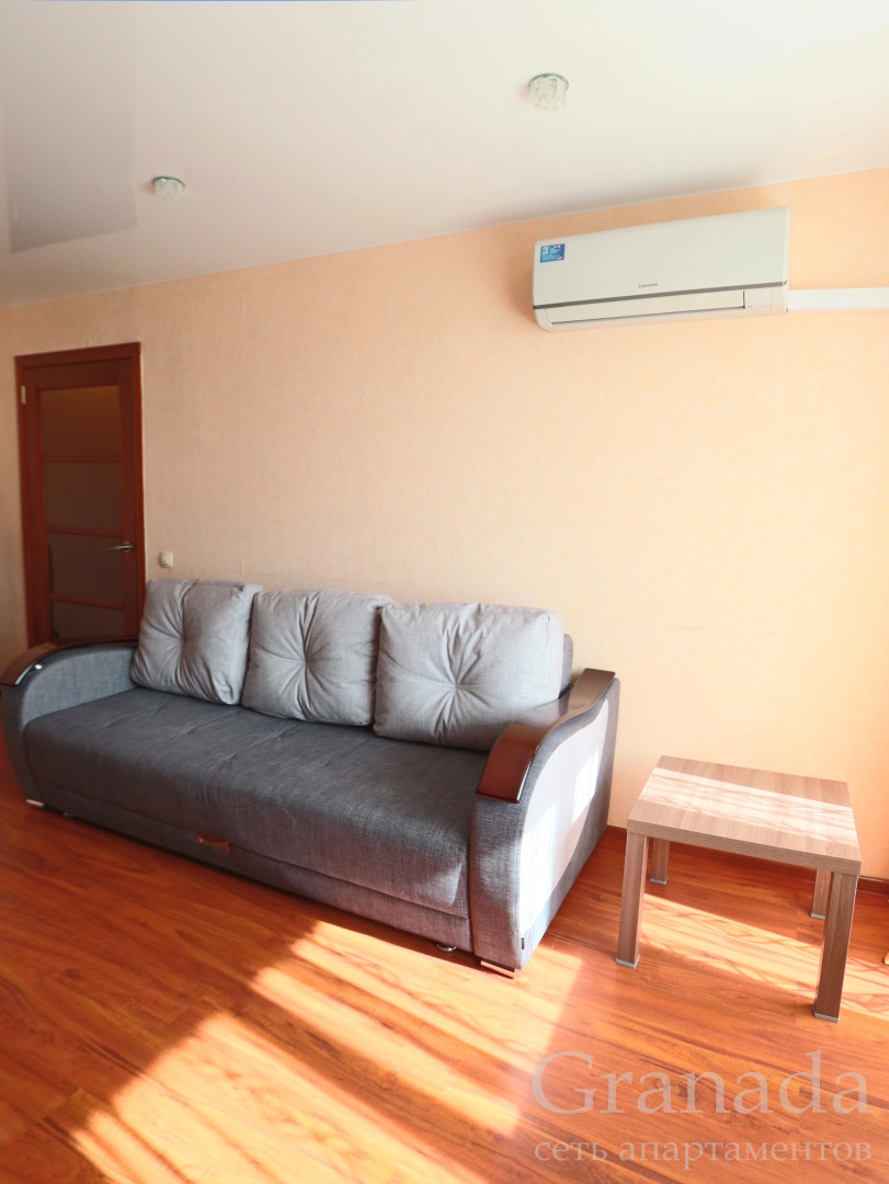 Апартаменты Granada Тихая уютная однокомнатная с шикарным видом на город и пруд