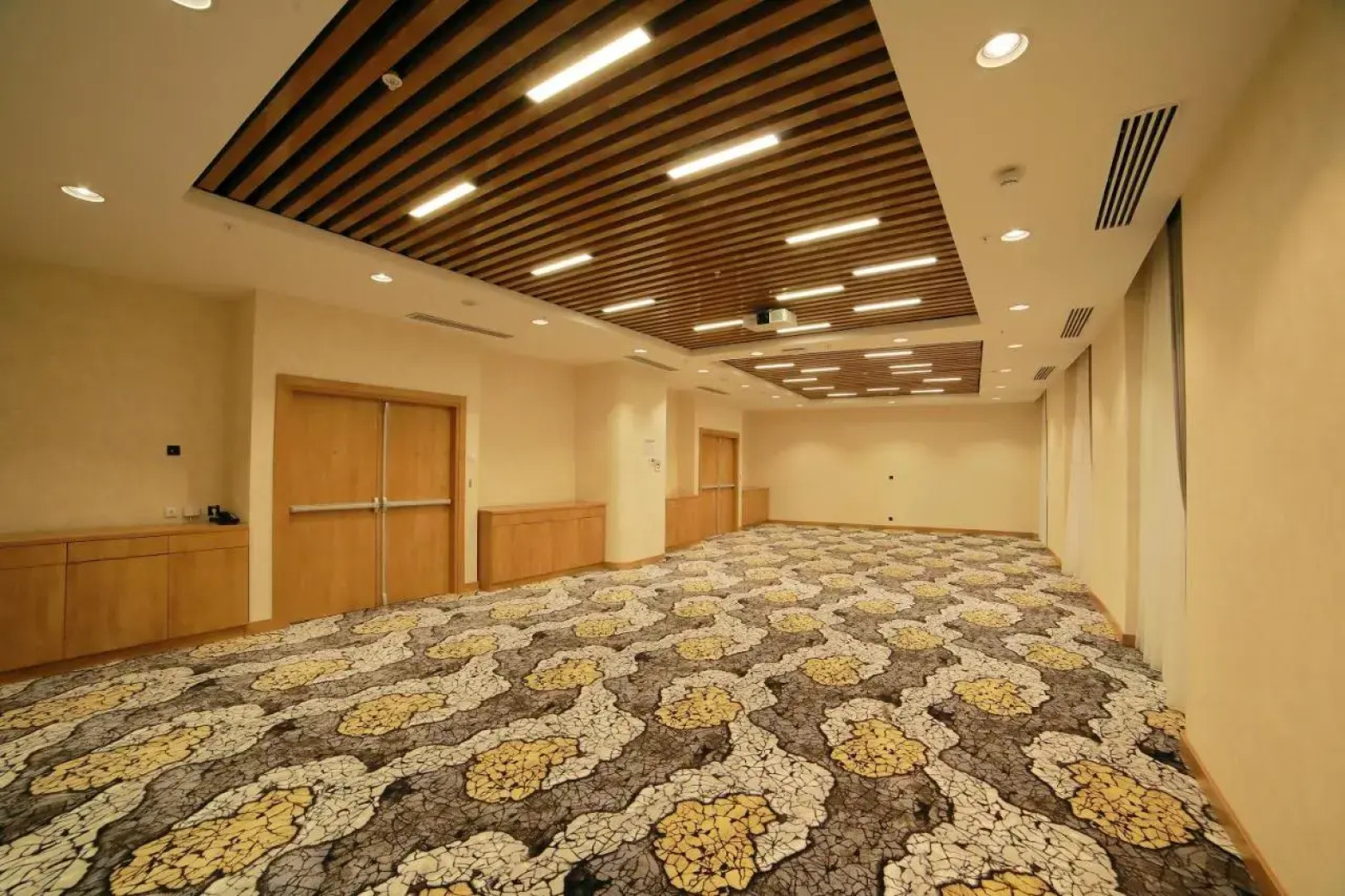 Отель Hilton Garden Inn Termez Airitom