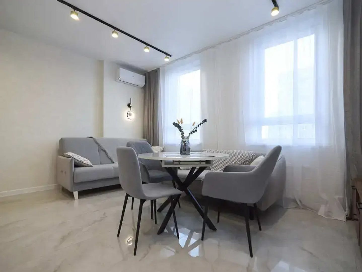 Апартаменты Премиум у Океаниса и Парка Швейцарии