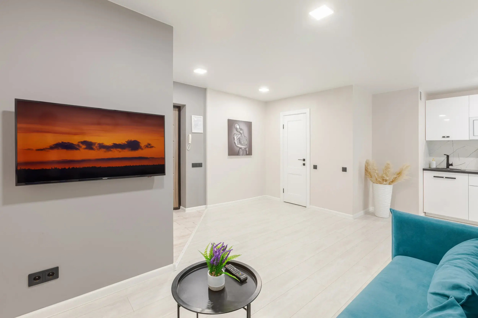 Апартаменты евродвушка RentPlaza класса LUX