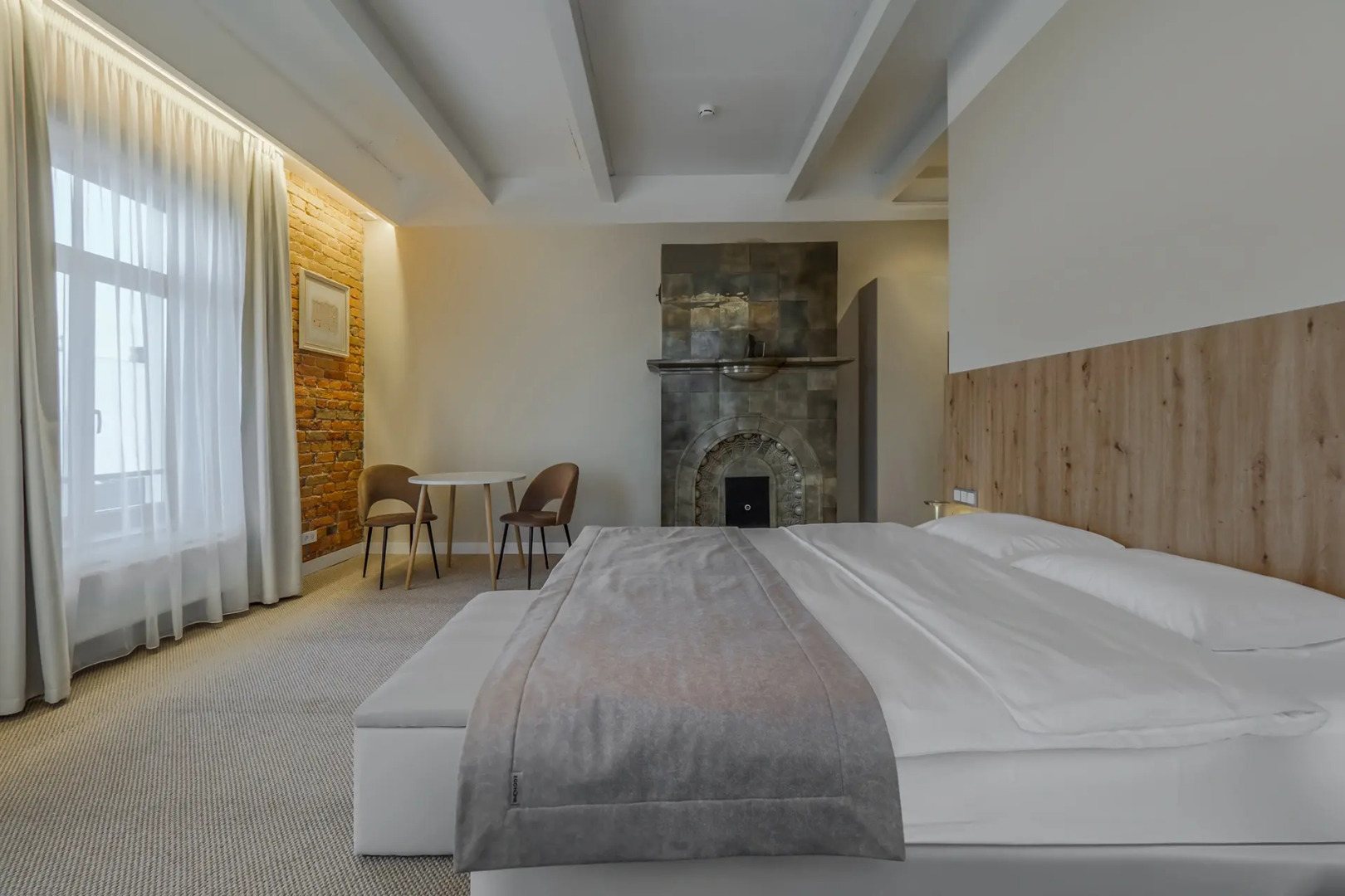 Отель Дом Тaт