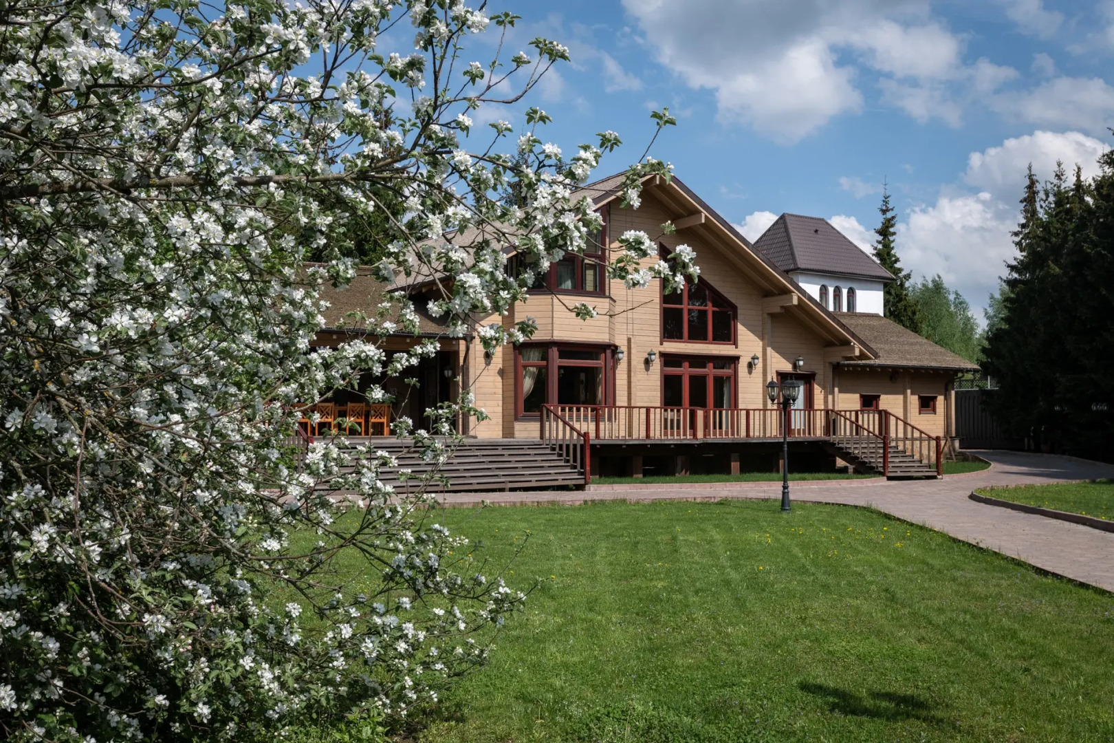 Гостевой Дом Деревянный Коттедж с бассейном и баней