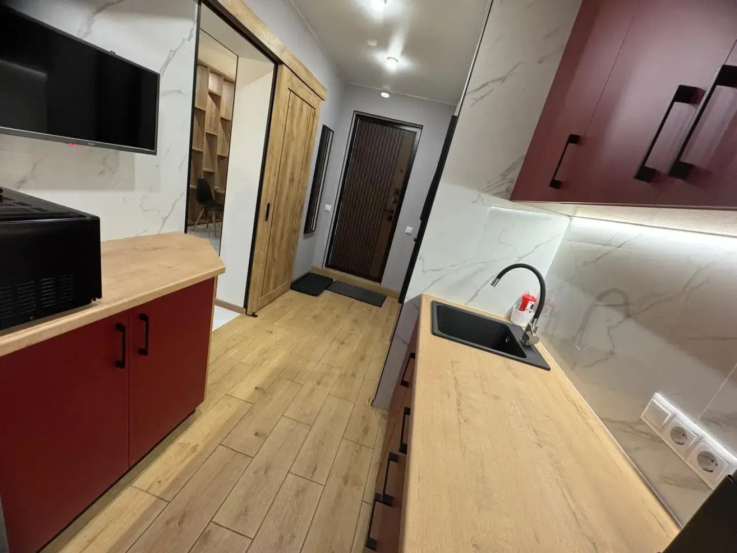 Квартира SvoyLux-2(красная)