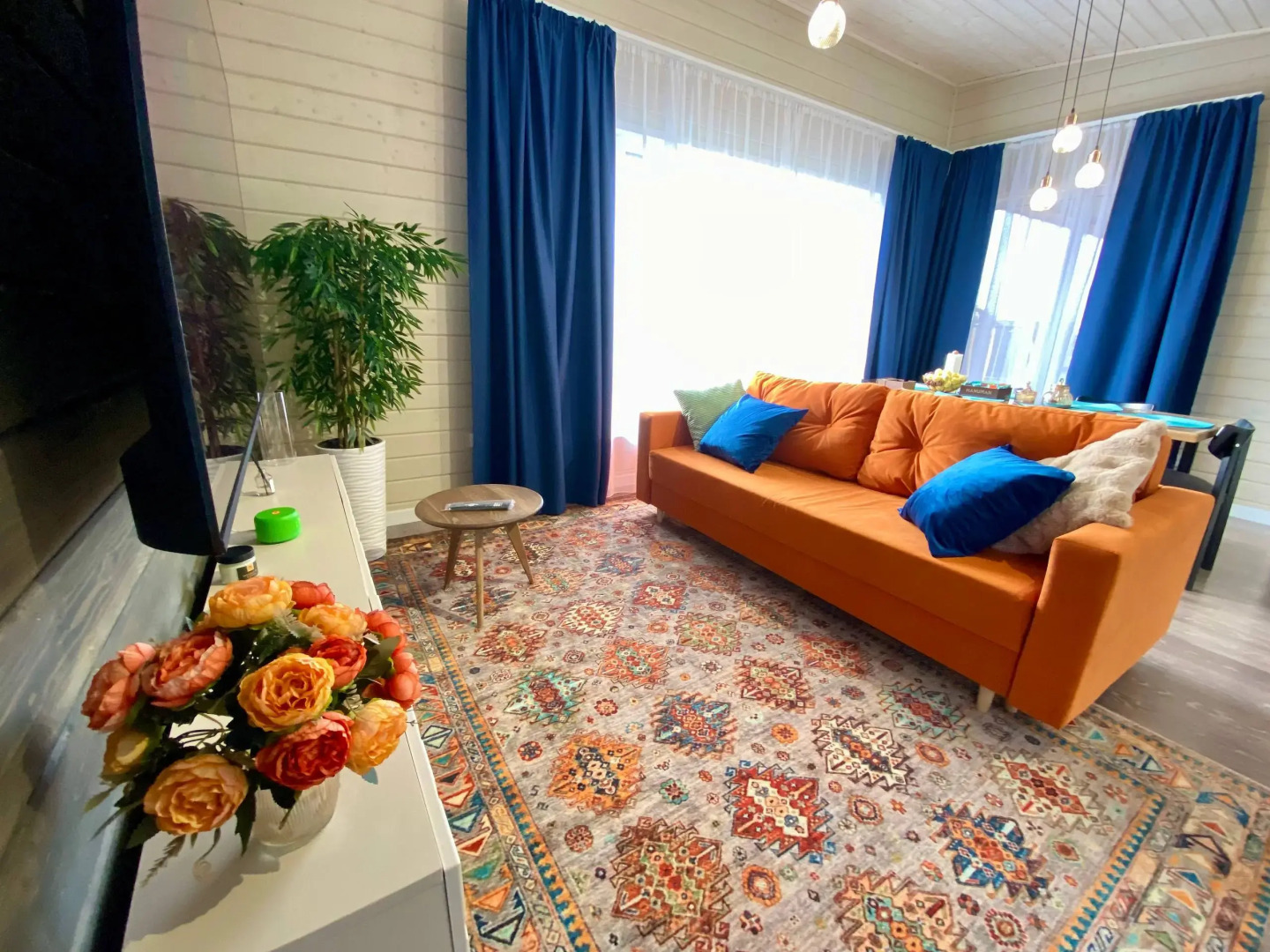 Частный дом дизайнерский великолепной уличной территорией