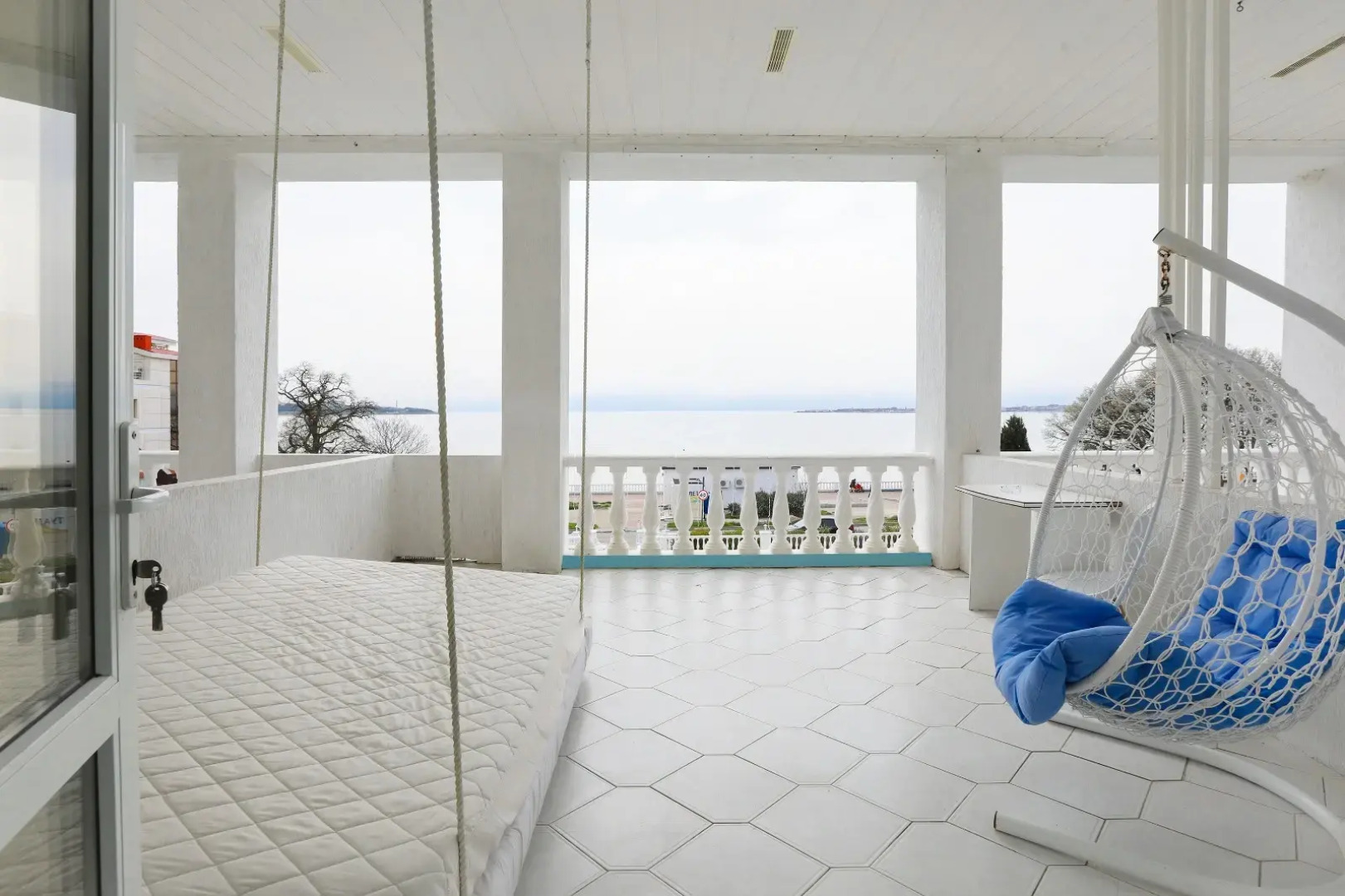 Отель Белый Дом