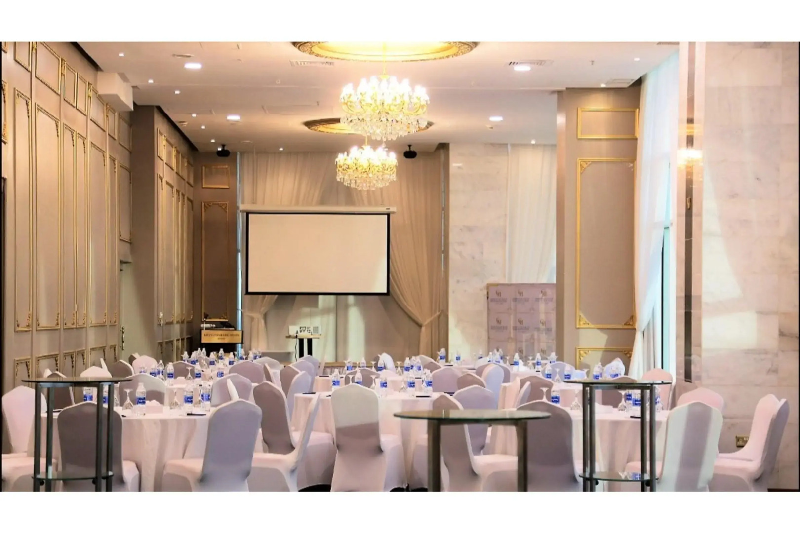 Grand Majestic Hotel