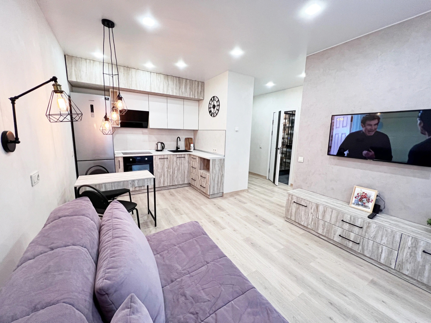 Апартаменты Стильная 2-к Студия в Доме Бизнес-Класса