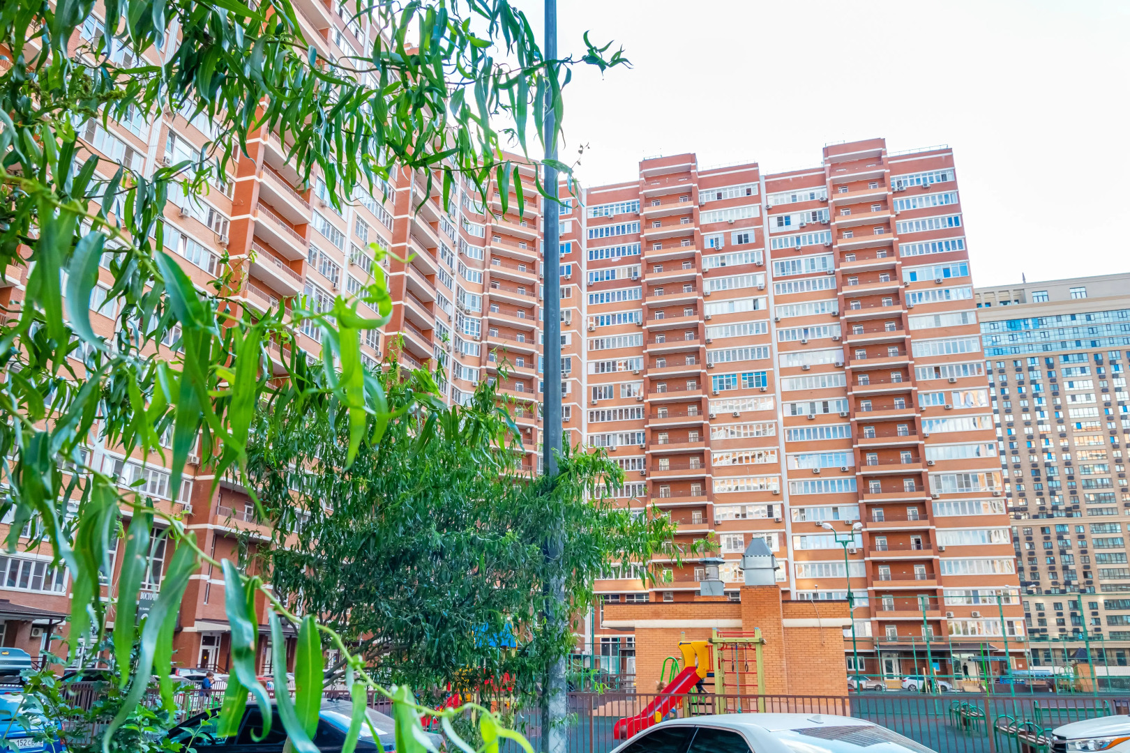 Апартаменты на 17 этаже в светлых тонах с видом на ЖК Тургенев , ФМР, Smart TV, комфорт и стиль by Depart Apart