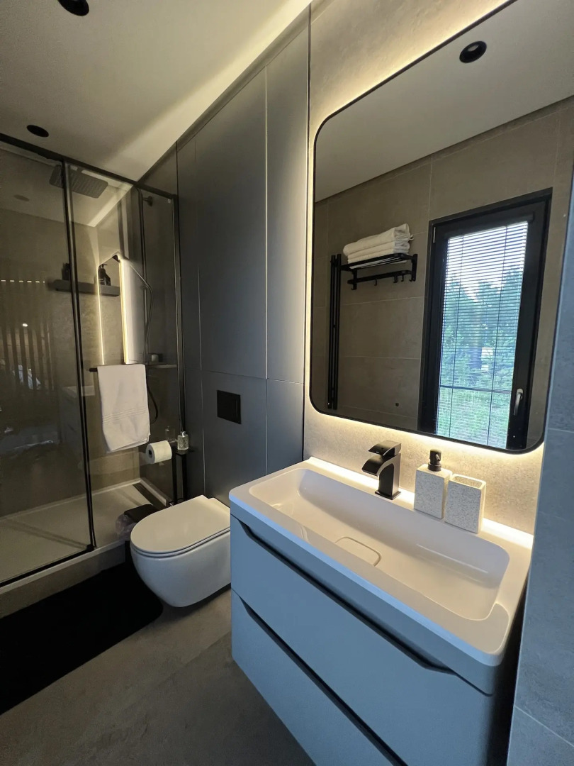 Частный дом Lakeside house