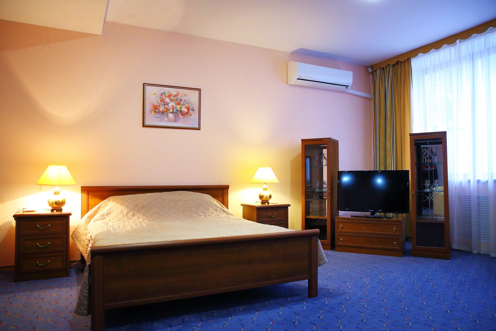 Отель Гостинично-развлекательный Комплекс Континент