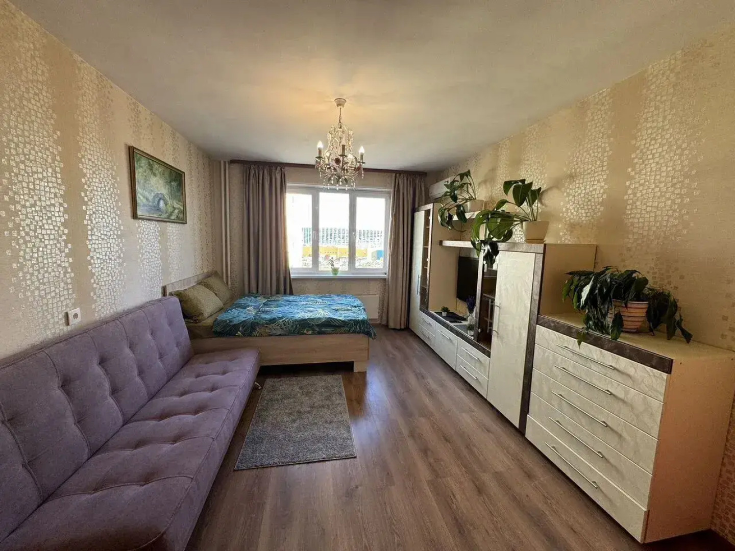 Квартира однокомнатная с видом на Волгу и стaдиoн