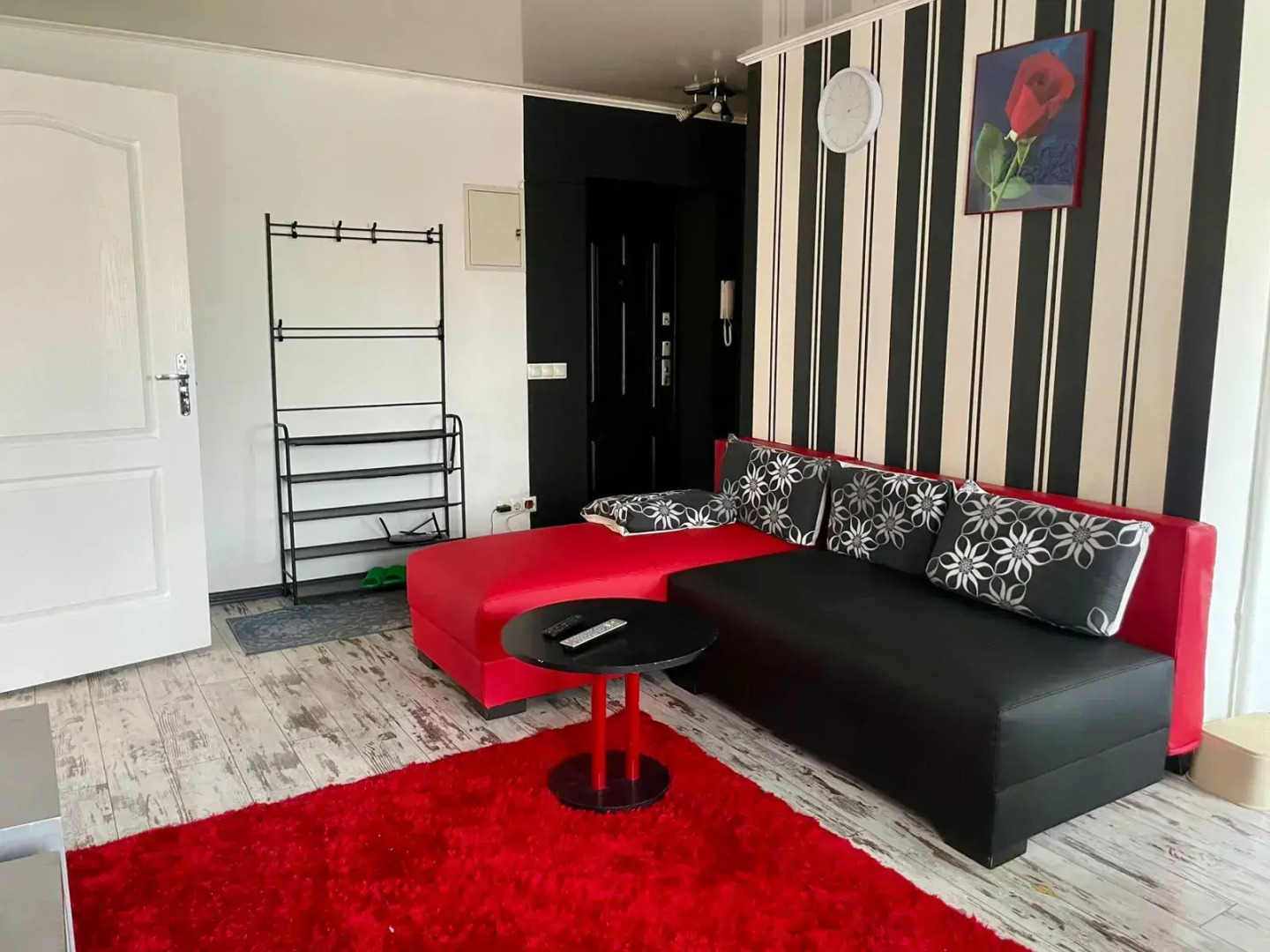 Квартира Цвета мак