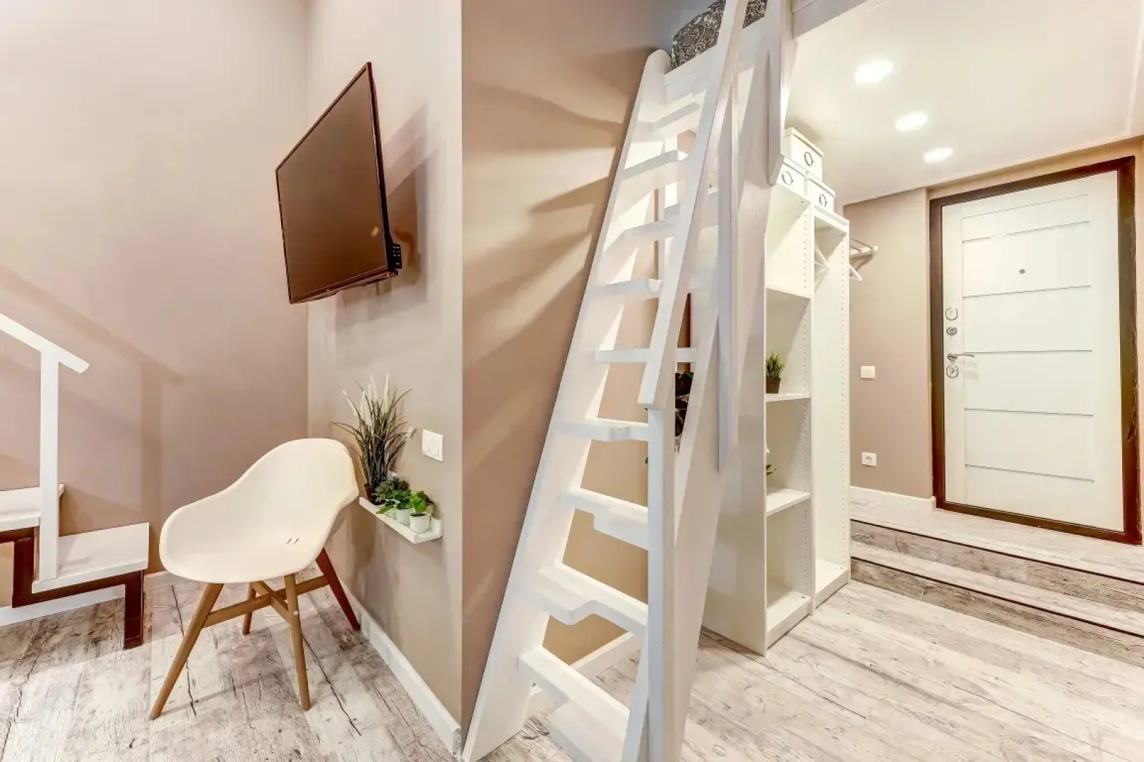 Апартаменты SweetHome на Мойке 40