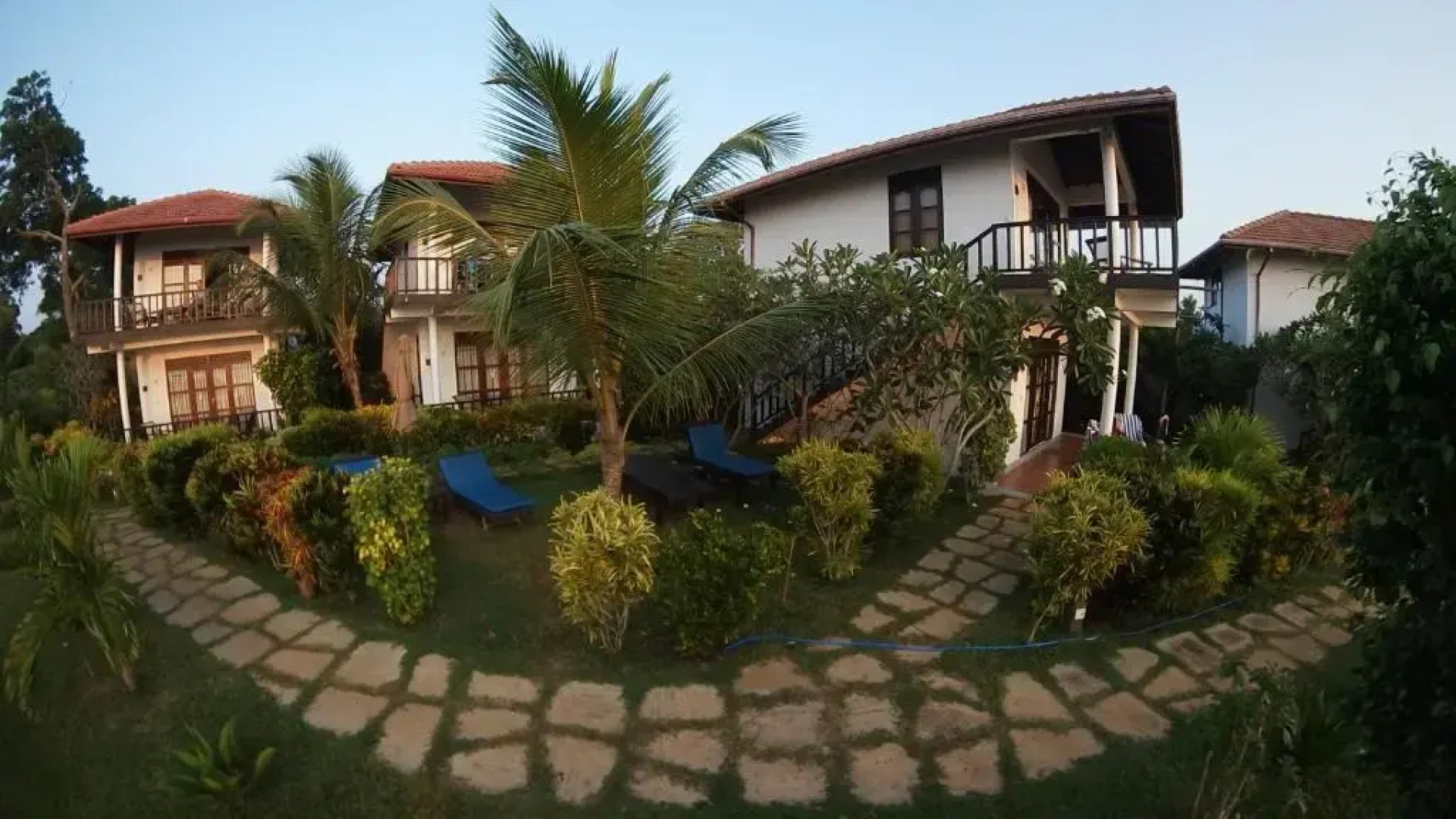 Курортный отель Ananthaya Beach