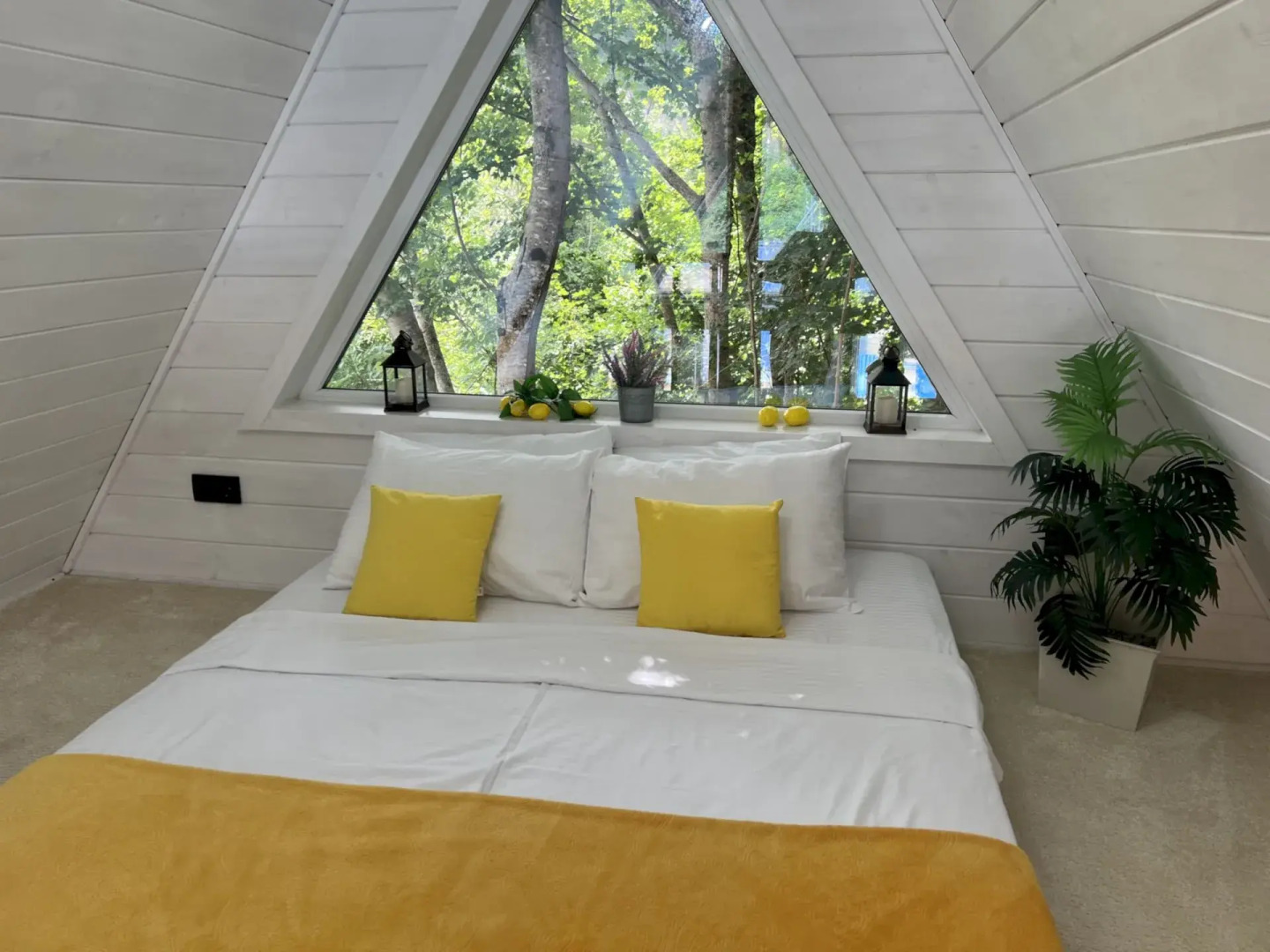 Частный дом 450 А-фрейм Лимон с тёплым бассейном и баней