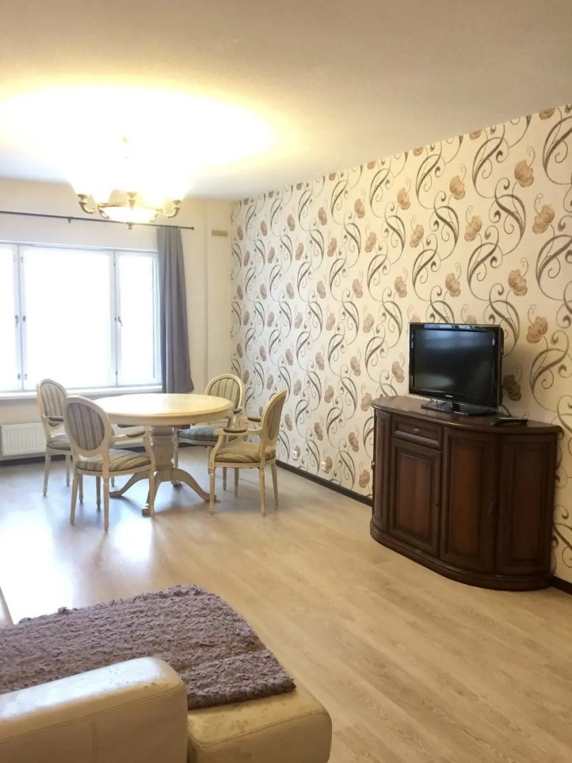 Квартира просторная 3-х комнатная в тихом и уютном районе