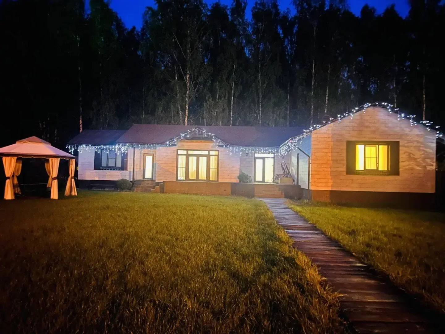 Частный дом с баней