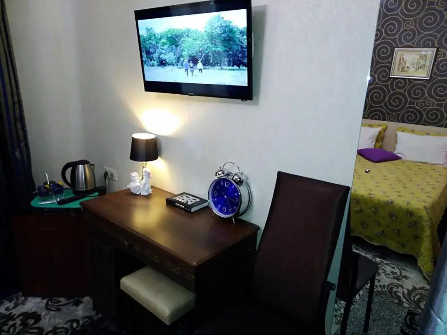 Меблированные комнаты At Home