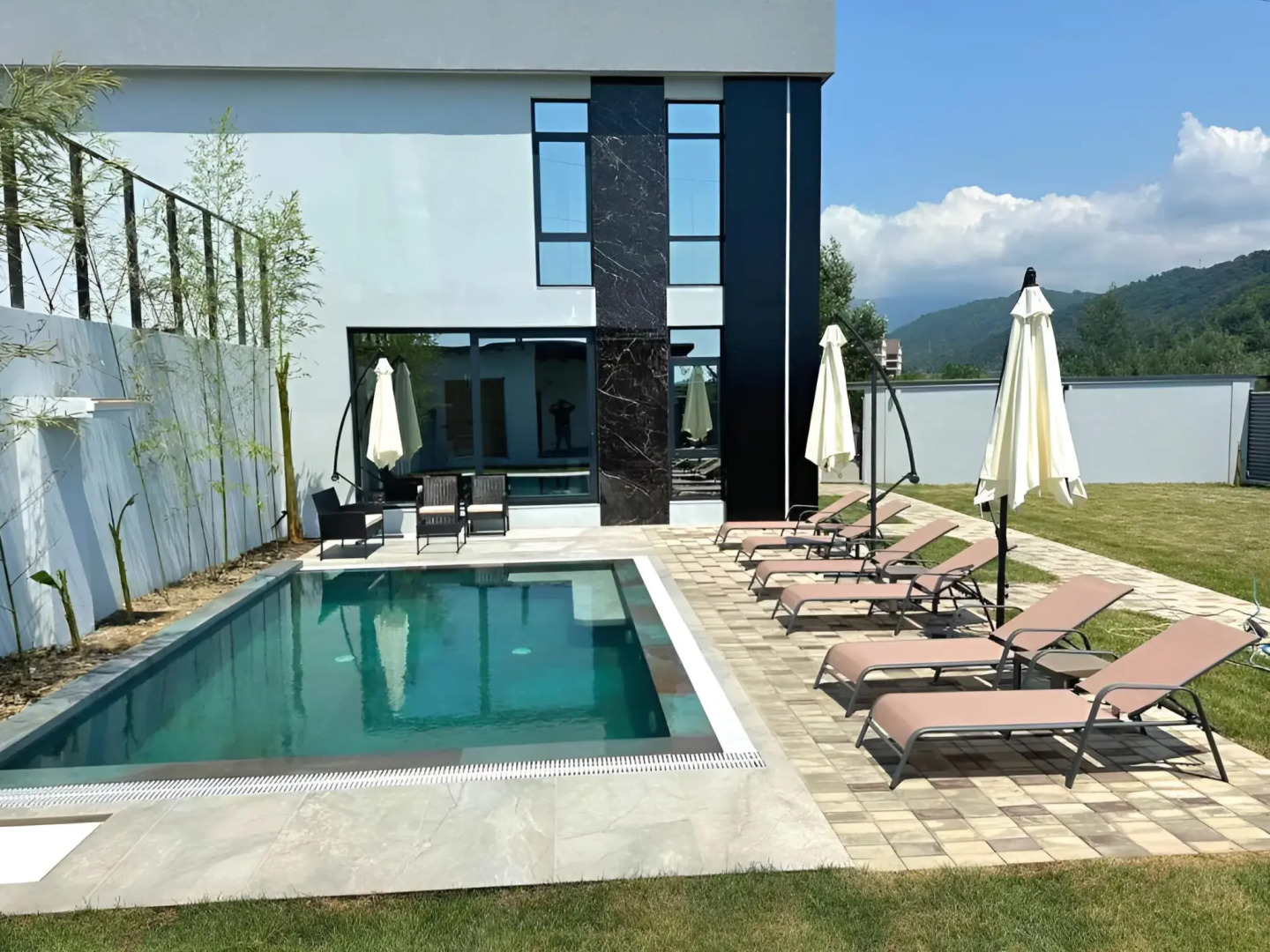 Вилла Мзымта 1