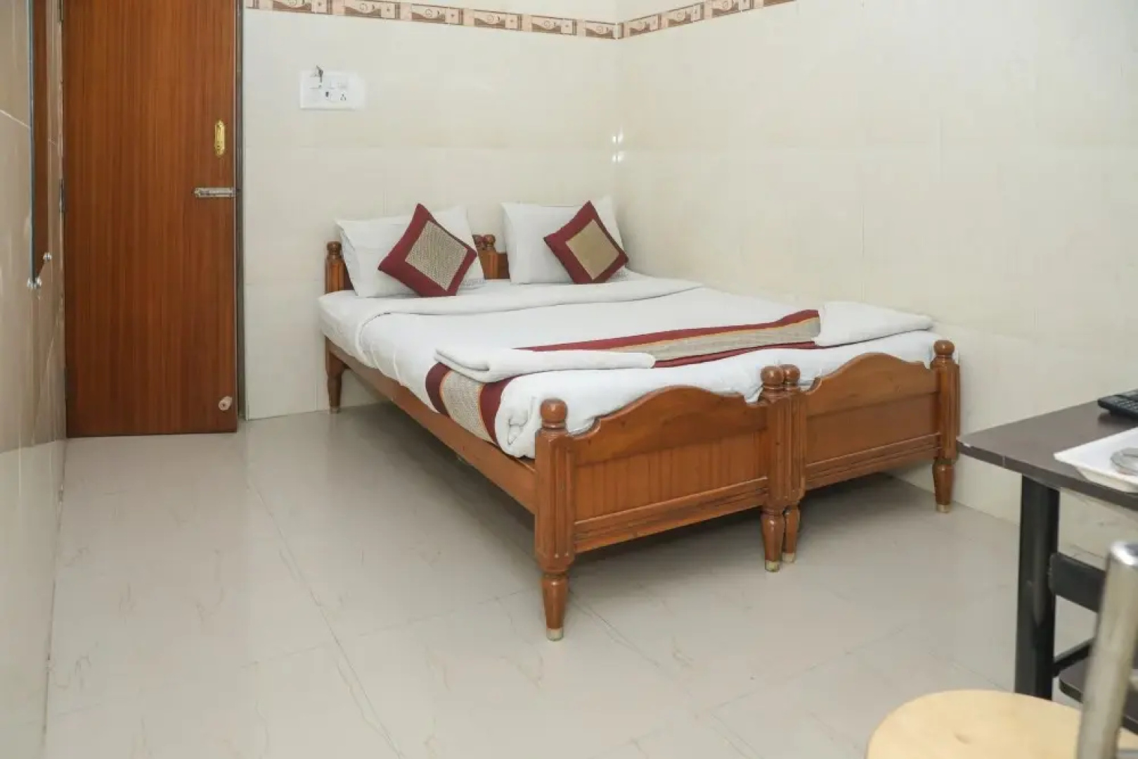Отель Universal Inn