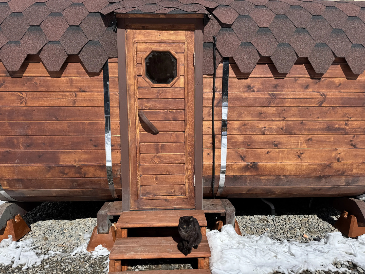 Частный дом с видом на Кавказский хребет