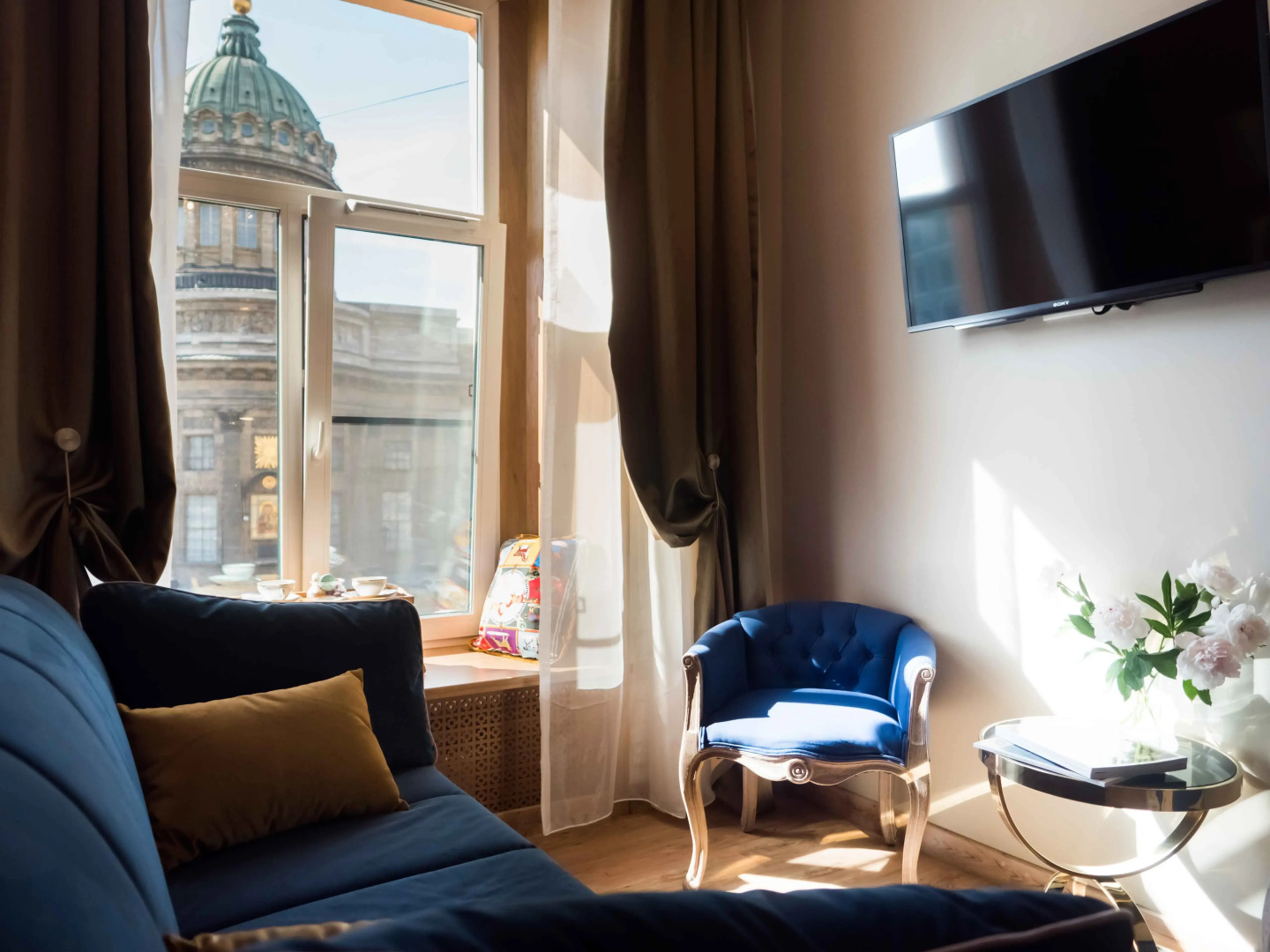 Квартира-студия Русский Балет BookingSPB с видом на Казанский Собор и Канал Грибоедова