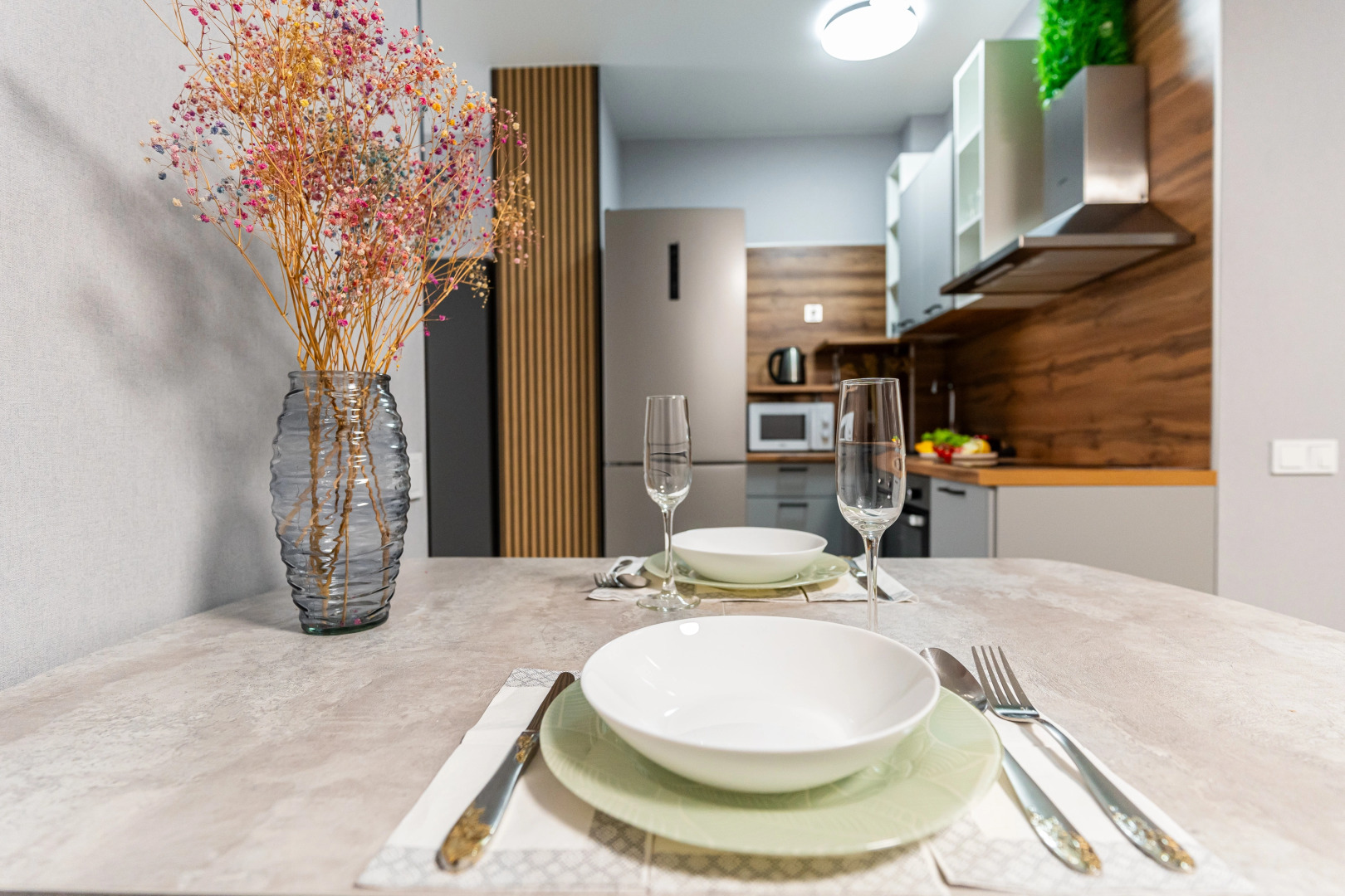 Апартаменты в Нoвоpоccийcкe c Дизaйнерcким Рeмoнтoм