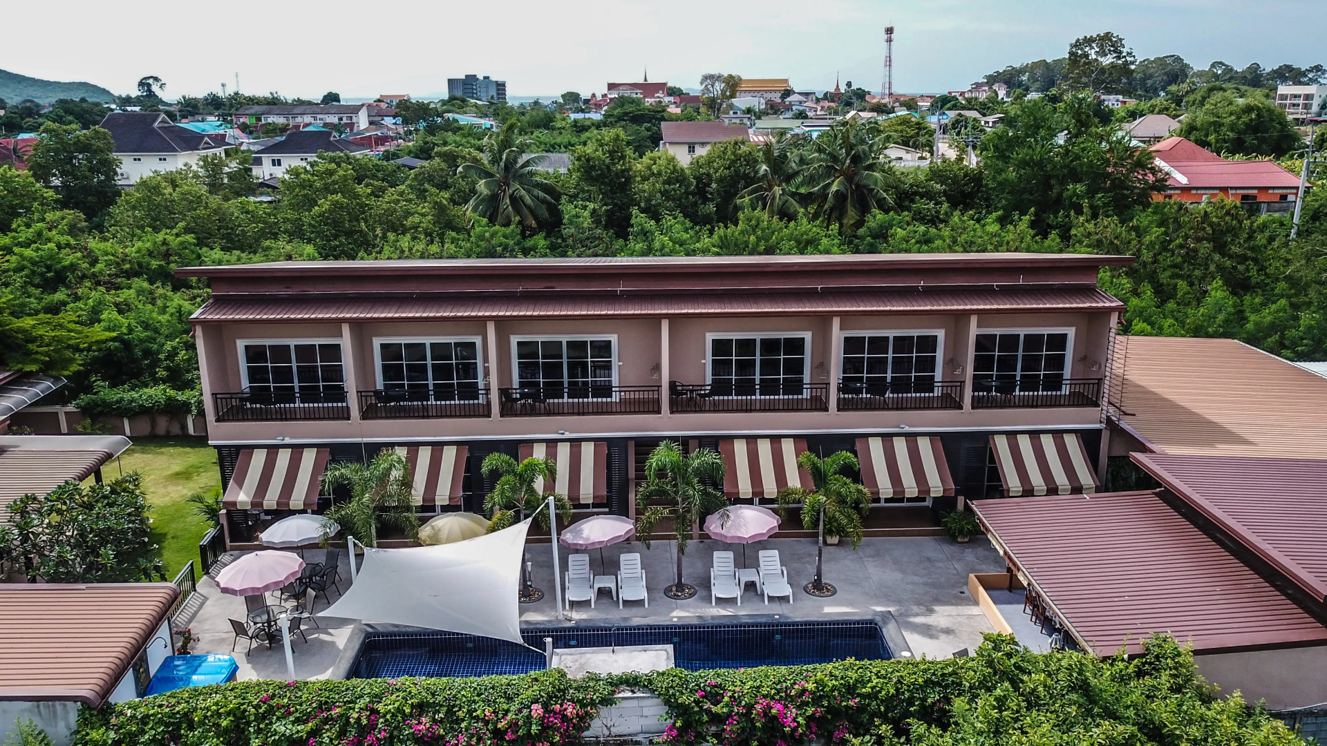 Отель 4 Palms Resort