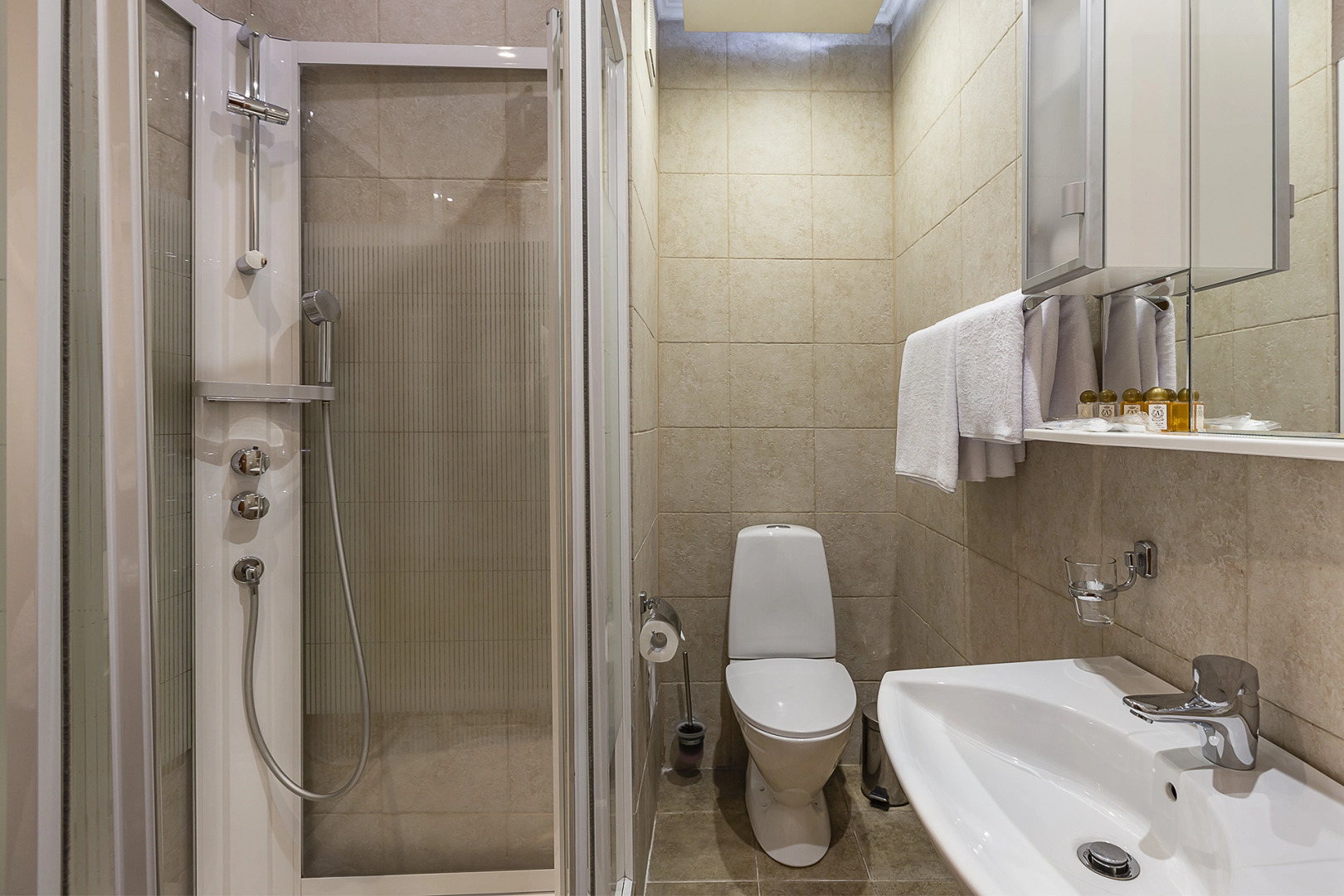 Апартаменты для двоих гостей с 1 кроватью (1 эт или 2 эт)