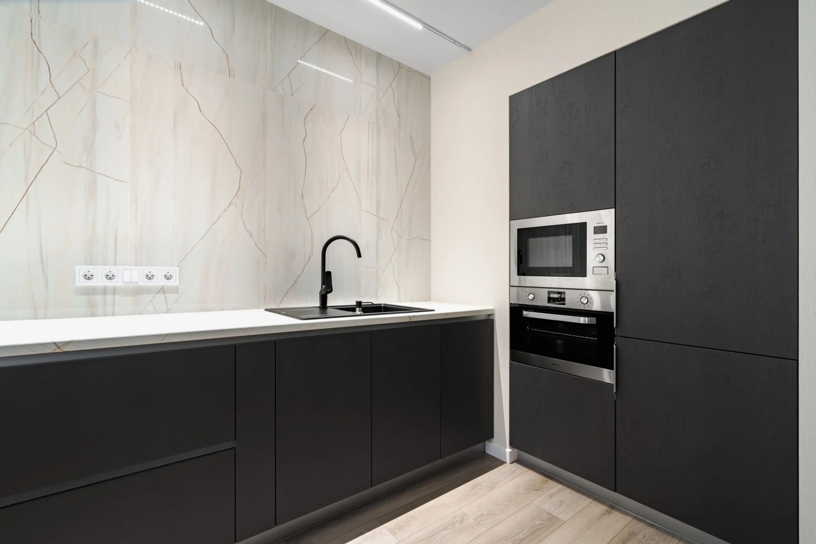 Квартира Krasroom 3-к Люкс в ЖК Александровский