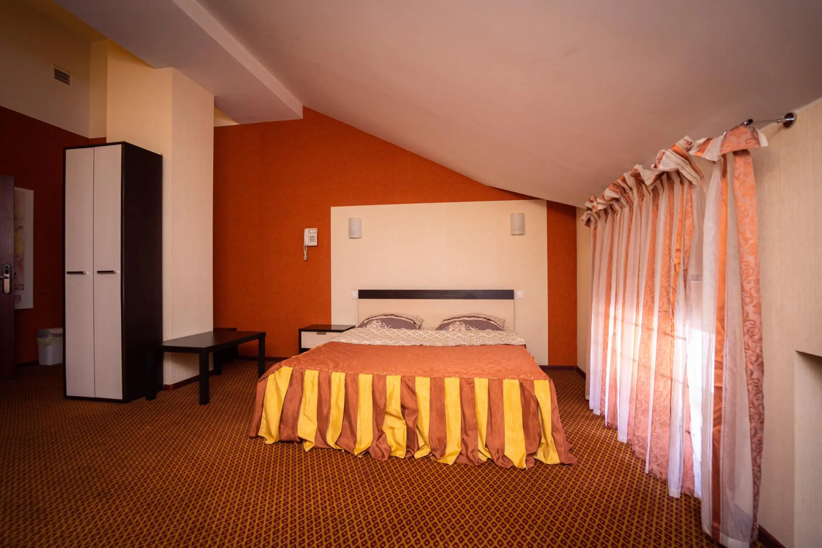 Отель Саврасовская