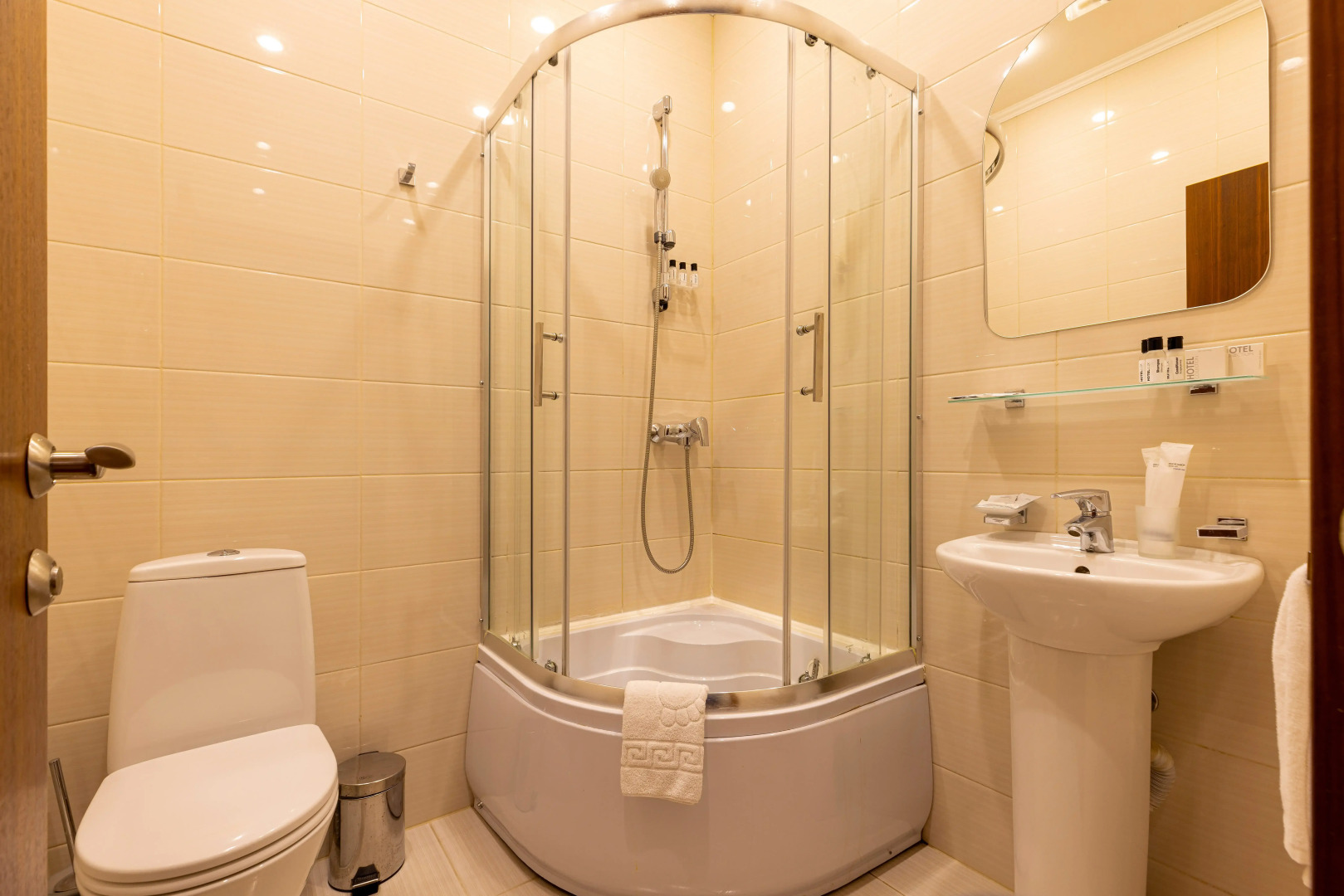 Меблированные комнаты Ларго у Невского проспекта