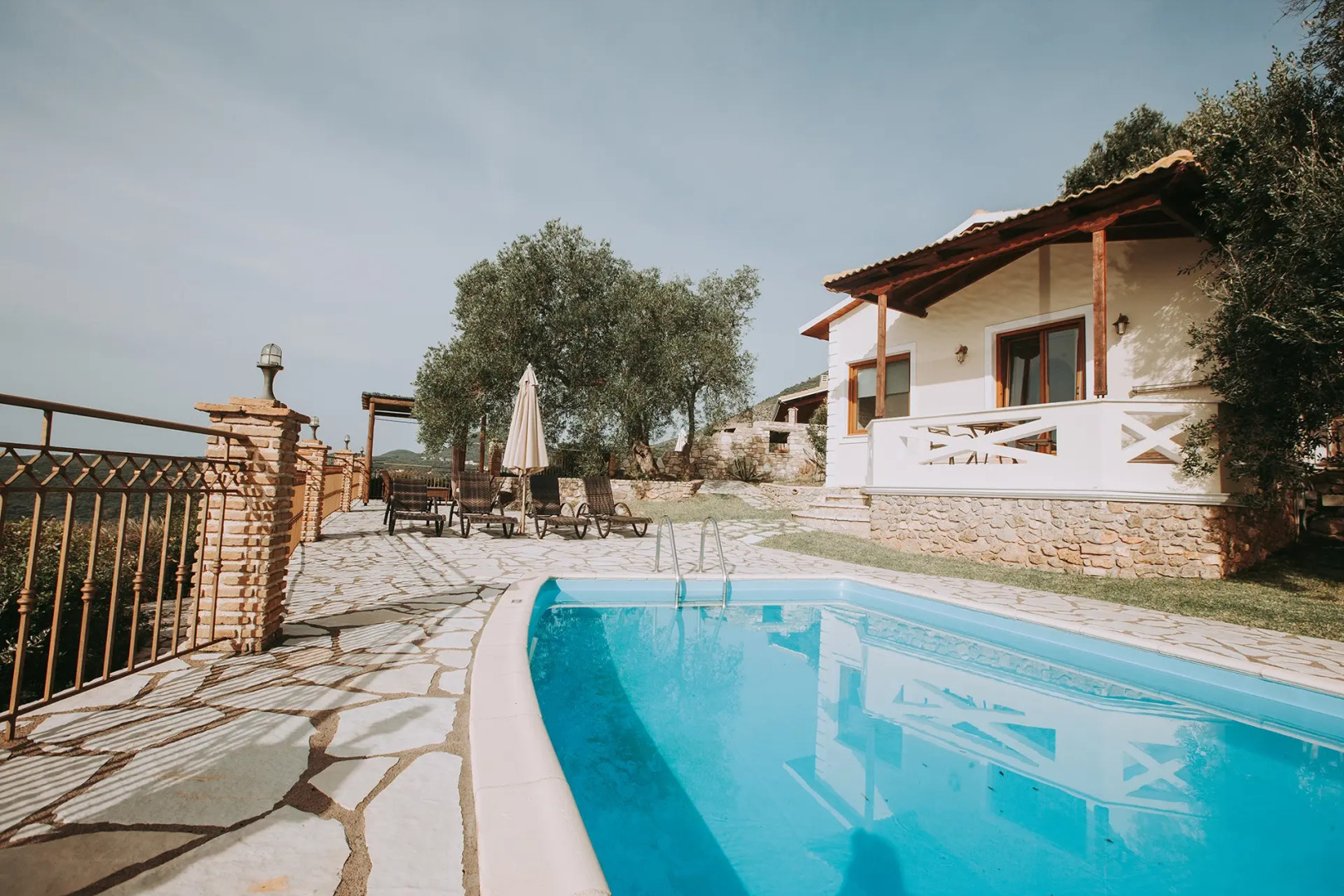 Курортный отель Apolis villas & Suites Resort