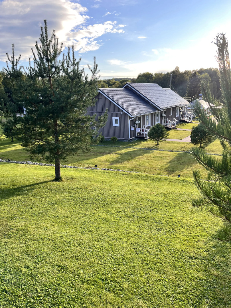 Частный дом у реки 2