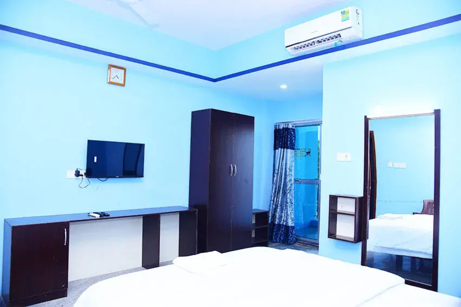 Отель Thangam Residency