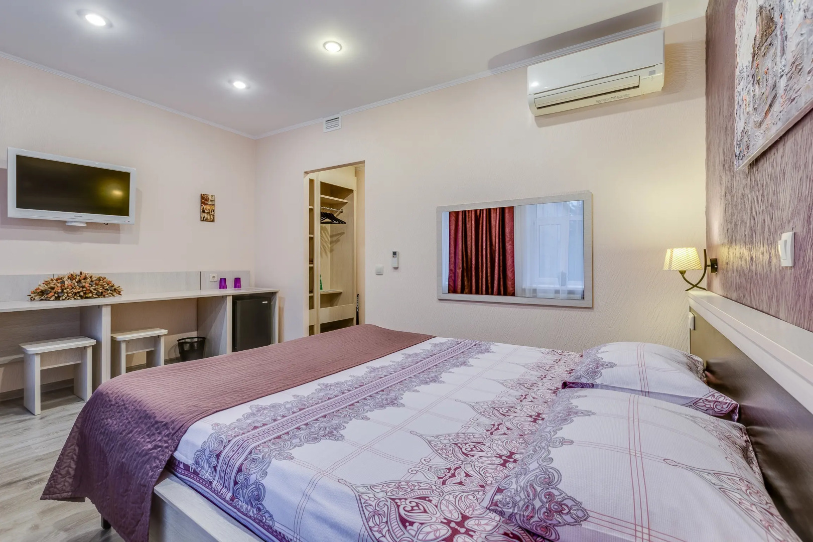 Отель Велес