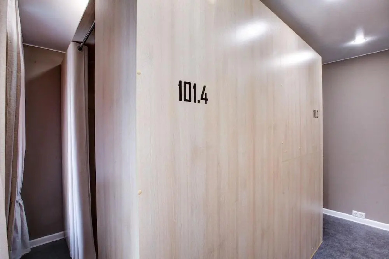 Отель Капсульный хостел Dad and Cat