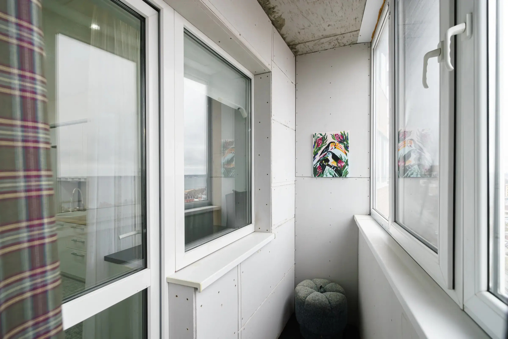 Квартира Апартаменты с Великолепным Видом на Реку и Город с Отдельной Детской Спальней