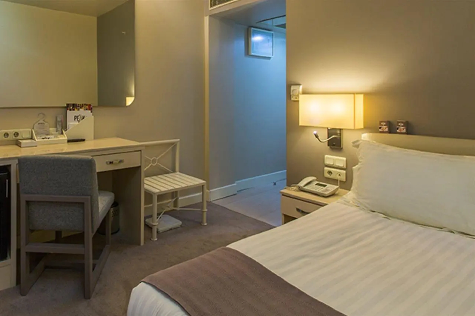 Отель Ramada by Wyndham Istanbul Pera