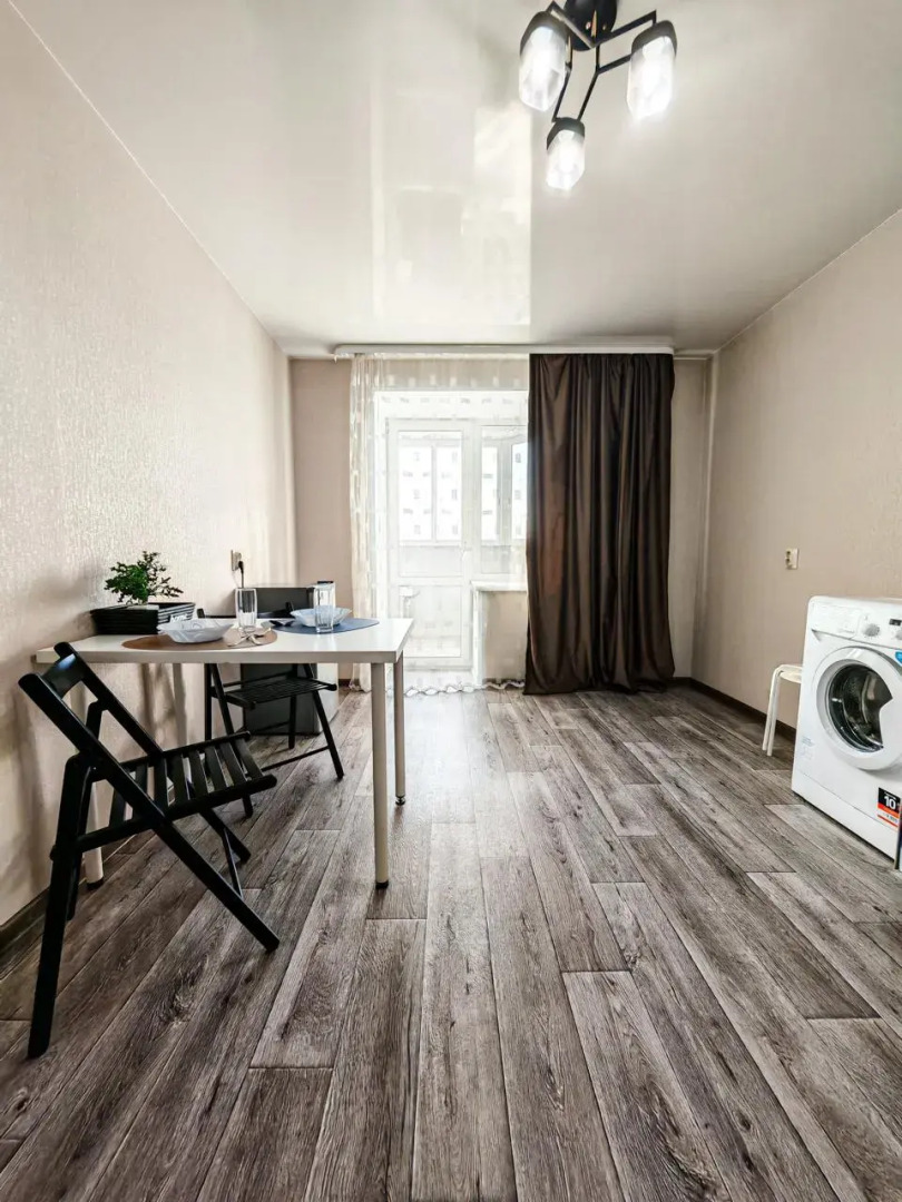 Квартира Шикарный Вариант для Семьи (82-18)