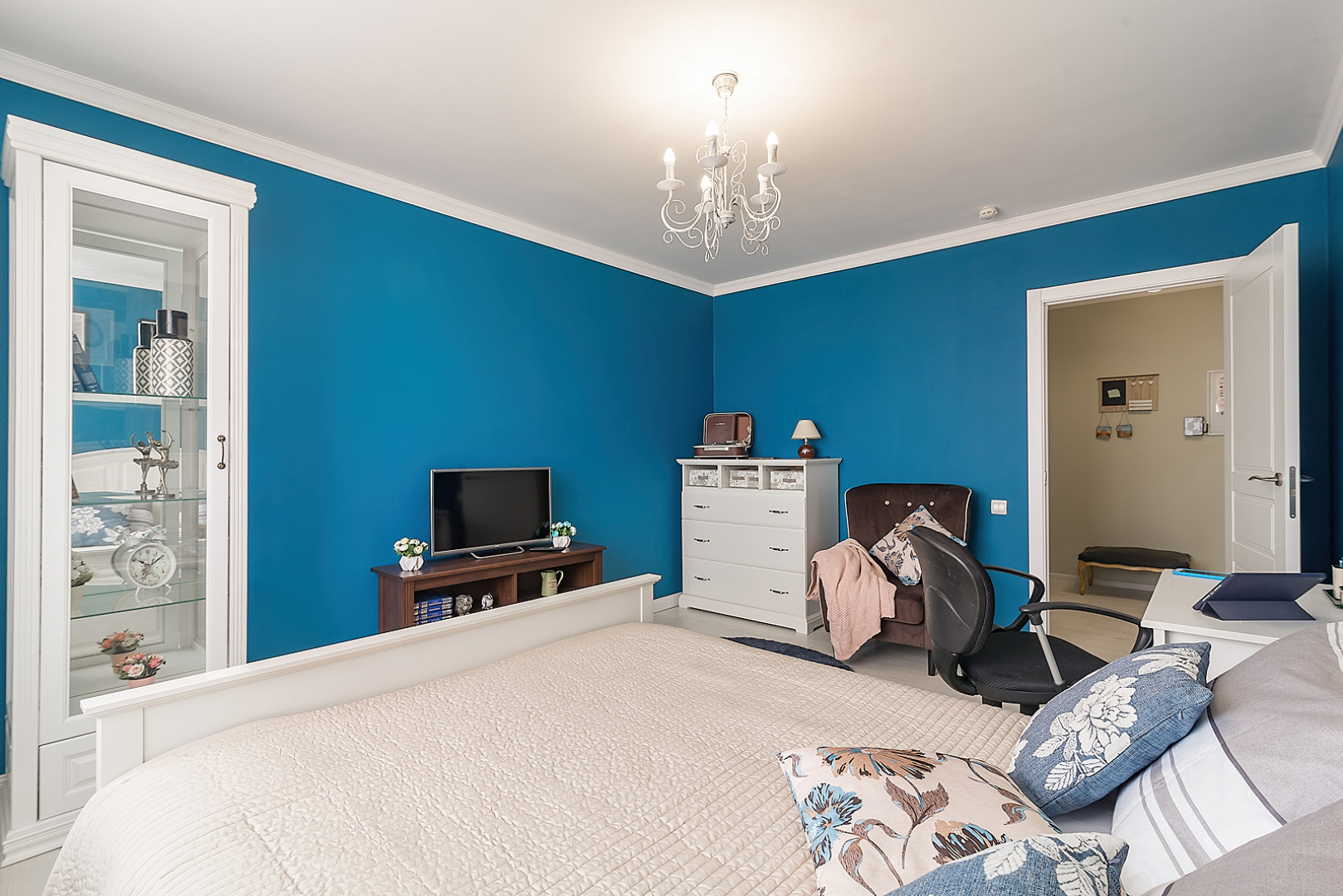 Апартаменты на Волжской набережной 26, с видом на Волгу. м.Стрелка. Сова-Дом